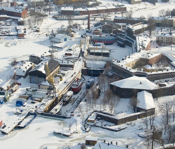 Suomenlinnan telakan rakennuksia