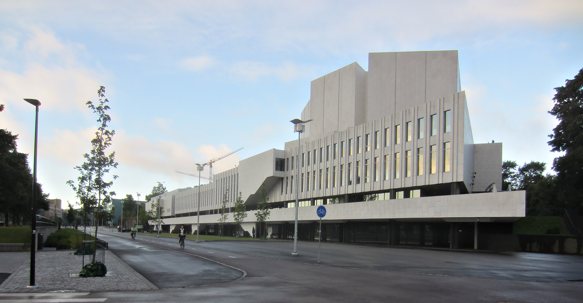 Finlandia-talon marmoriseinää.